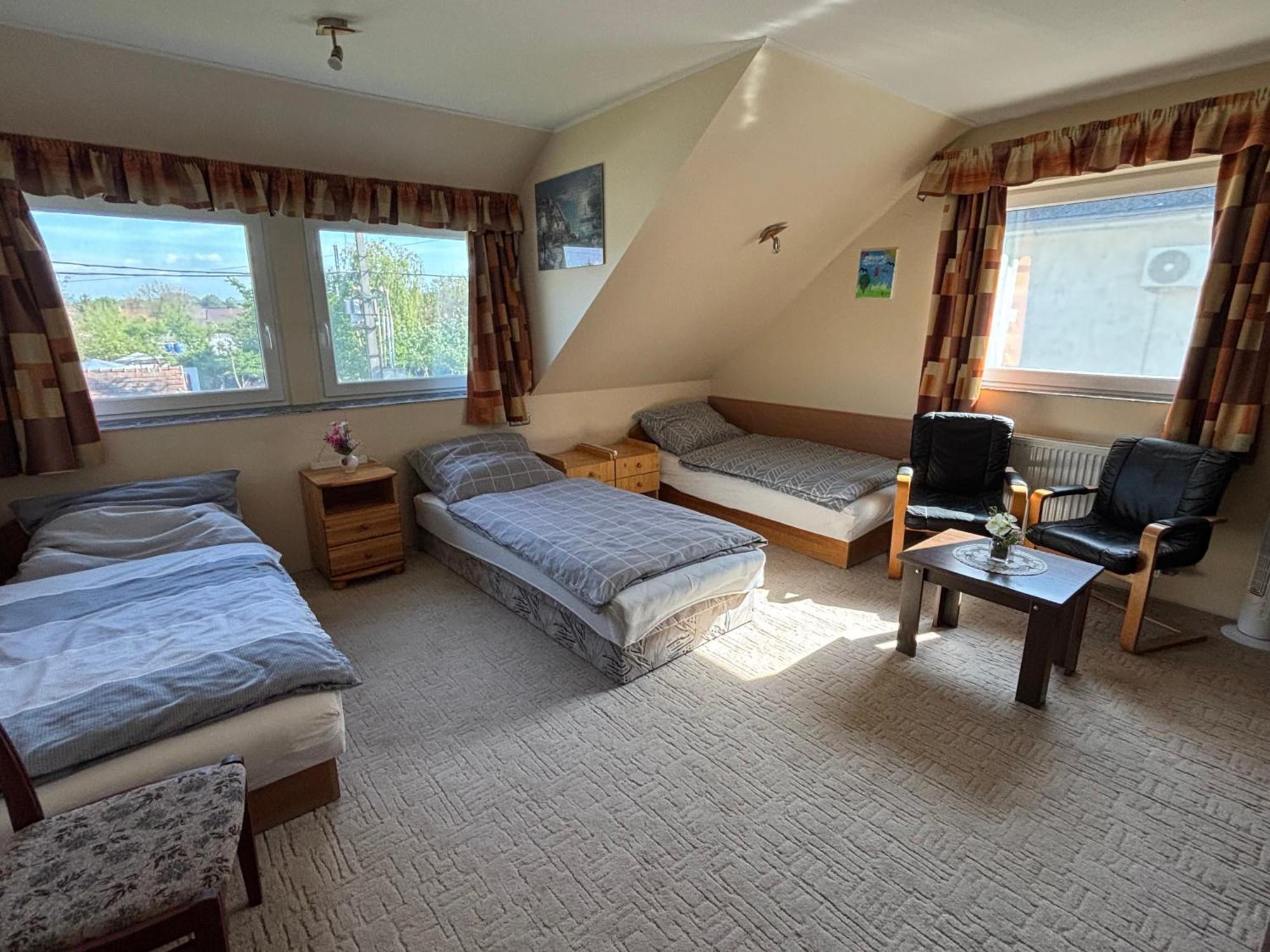 Luca Apartman เอสแตร์กอม ภายนอก รูปภาพ